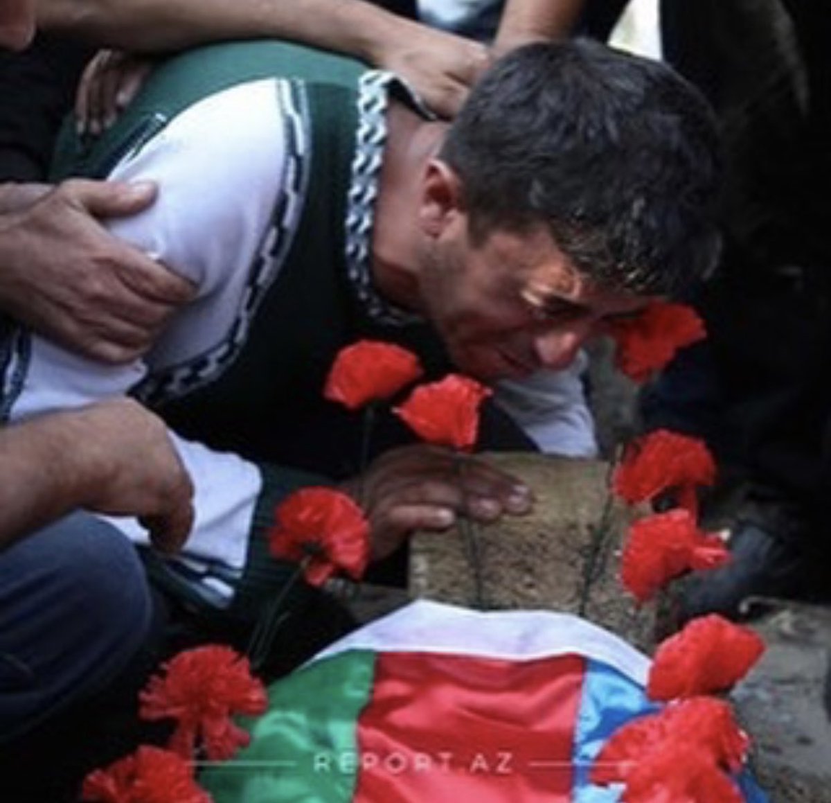 Terrorist government and terrorist #Armenians! #Armenia attacked residential areas of #Barda with cluster bombs #Smerch. Death toll reached 5 civilians. Armenia must stop #warcrimes against civilians of #Azerbaijan #TerroristArmenia #StopArmenianOccupation #StopArmenianAggression