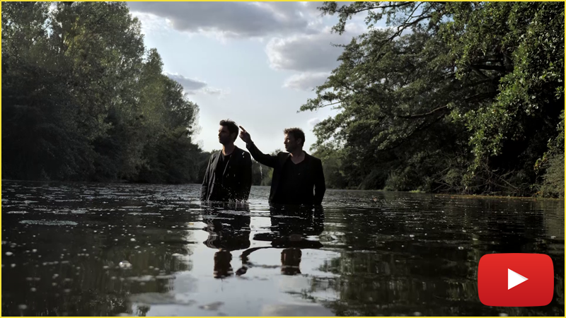🍁NOUVEAU CLIP "L'ARRIÈRE SAISON" DISPONIBLE 🍁
👀 Regardez le clip : youtu.be/KjVEkNSpx5Q
🎧 Ecoutez l'album : smarturl.it/CQTNEditionlim…
On a aussi voulu dans ces temps difficiles retrouver la nature, en faire partie, marcher dans l'eau… Pour rendre le monde plus beau.