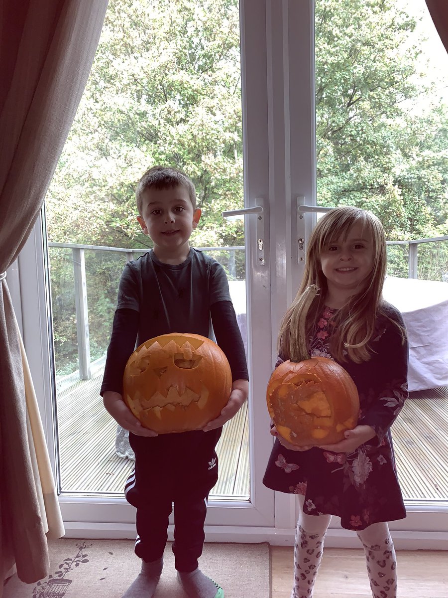 Jennylingard's tweet photo. @Beaconrise1 Happy Halloween 🎃 👻 🎃 Charlie’s pumpkin 1MW. https://t.co/UD1LmyWzIH