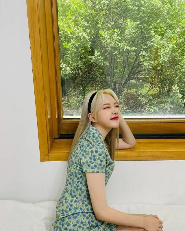 MIANNACHU_'s tweet photo. Haii? Ada yg mo temenan? Ajarin Mia dong 😭blm ngerti maen rp ginian
Namaku Miana Arsila.
Mutualan? Like/rt aja
Fambst/bestie? DM ajarin plis😭
Salam kenal 💙
#newroot #roleplayer #roleplayerindonesia #roleplayerworld #rpwindonesia #rpkpop #roleplayers #roleplayeraccount https://t.co/peujleHG4j