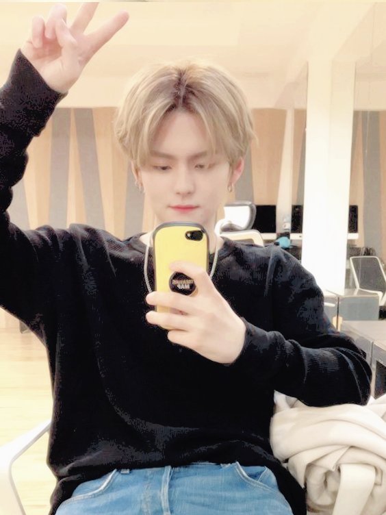 treasuretwt's tweet photo. · *🐯 › @ blᥲır’s ⊹ 𝐮.pd✰te ‘ ❐ - \ ⌜ ✦ 𝐓𝐑𝐄𝐀𝐒𝐔𝐑𝐄 𓍼 ♪ ( 𝗽. ) lıst : #LetsPlayVIOLET 、
Esta semana dije #LetsPlayWithLULLET y por eso vengo a recomendar su rolita acá "Violet" me encantó y se las recomiendo. https://t.co/xgFeZ1Hncf