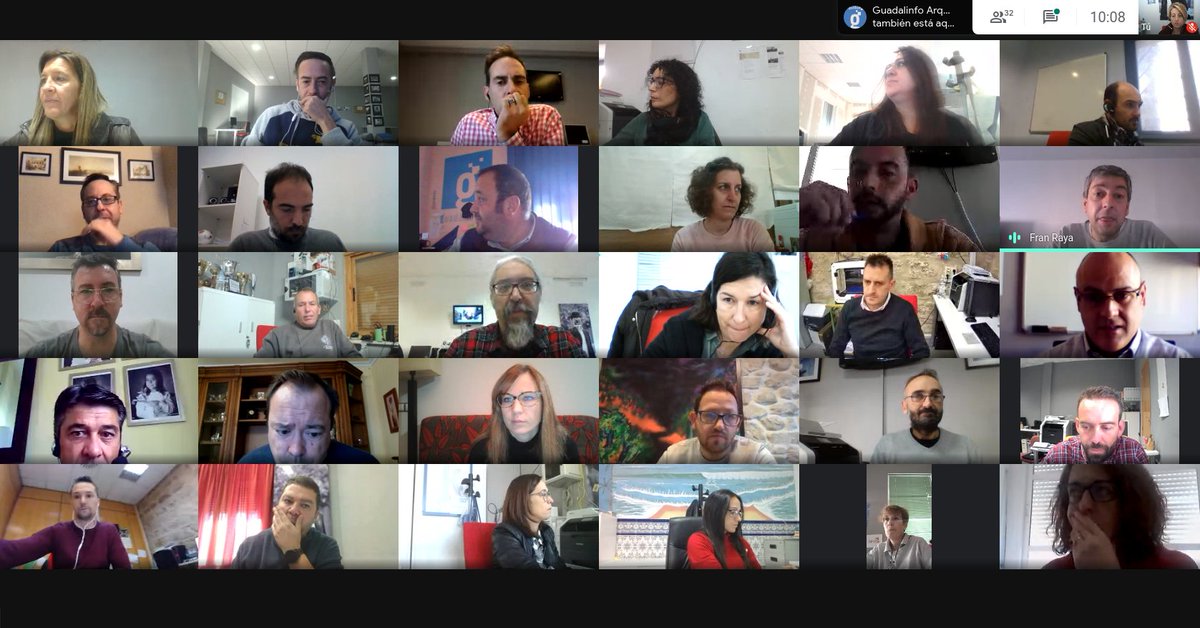 Hoy videoconferencia con los compañeros/as del grupo de <a href="/fmraya/">Fran</a>. Los centros #Guadalinfo nos vamos adaptando según las circunstancias y la incidencia del #COVID19 en nuestros municipios, dando siempre le mejor servicio a nuestros usuarios/as. #GuadalinOnline <a href="/RedGuadalinfo/">Vuela Guadalinfo</a>