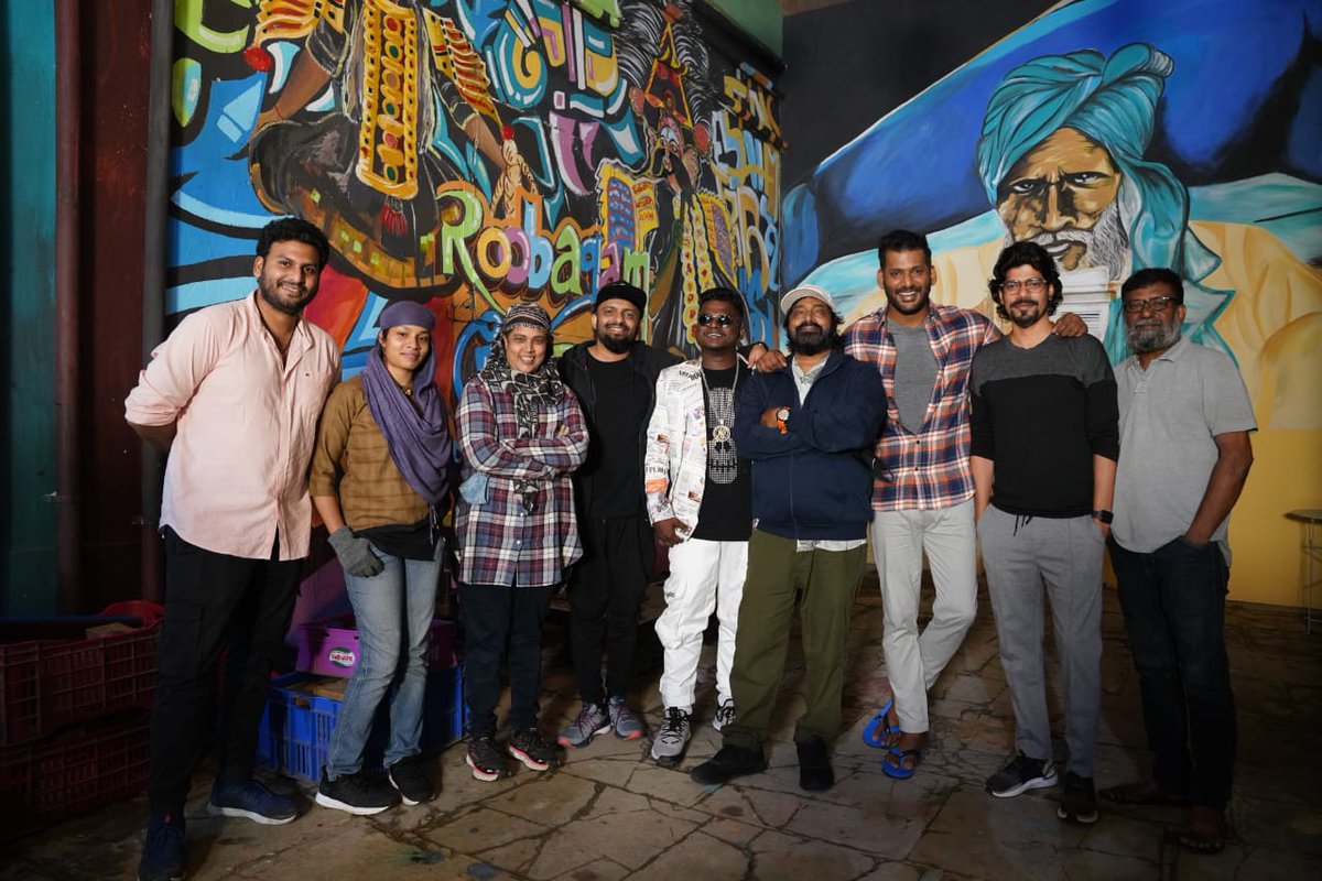 Successfully cmpletd d grand openin sng sequence n d huge "little India erected set" n Ramoji film city wit 1 of my fav. choreographer @BrindhaGopal1 ws an awesme track composed by @MusicThaman & lyrics by Arivu.
#vishal30 #arya32
@arya_offl @anandshank @vinod_offl @RIAZtheboss https://t.co/Mw4cfjXbBI