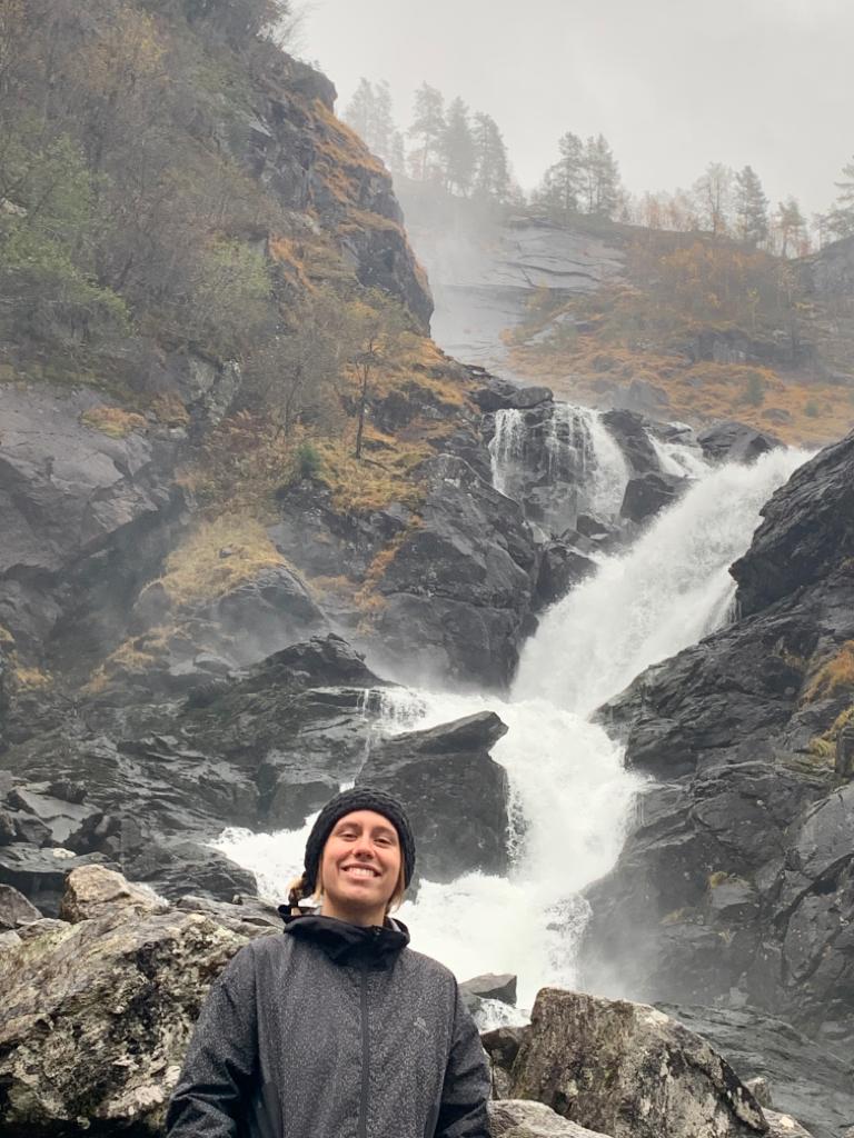 patimist's tweet photo. Já para não falar das meias dentro das botas com pelo, dos gorros, luvas e cachecóis e mesmo assim a fazer caminhadas nas montanhas e passeios noturnos nestas condições lol https://t.co/GOQ3cMzHpm
