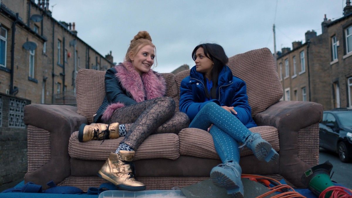 FilmedYorkshire's tweet photo. As🔔#AckleyBridge S4 wraps in #Yorkshire, we take a look at the filming locations featured in the show to date, in Halifax, Leeds &amp; Bradford.🎬
Missing the drama of the school corridors this half-term? Head over to All 4 to binge on series 1-3! 🍿👇🏽
https://t.co/MEgaqQXAXc https://t.co/152ufZLRxy