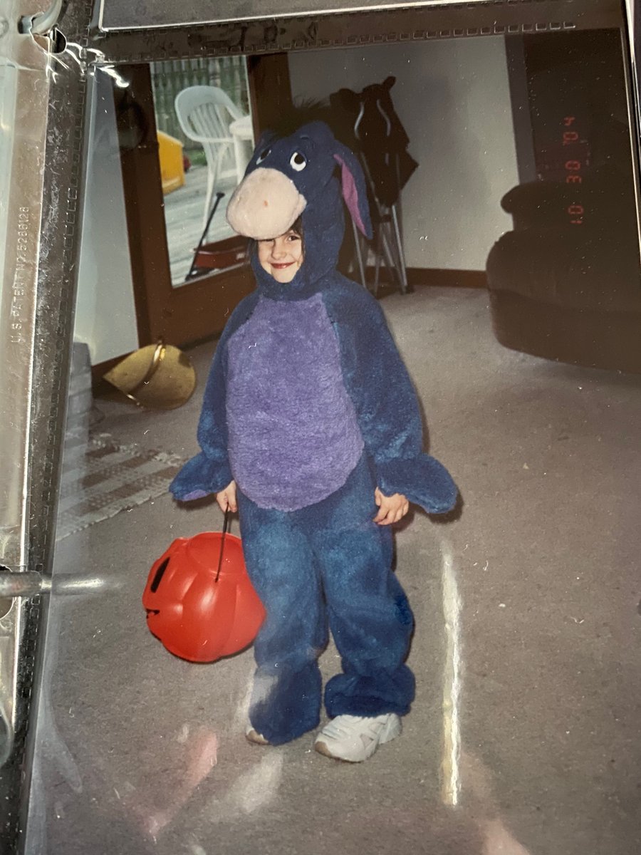 Things are getting spooky! 🎃👻
Can you figure out these Rock Softball throwbacks? 🤔
#slipperyrockuniversity #rockathletics