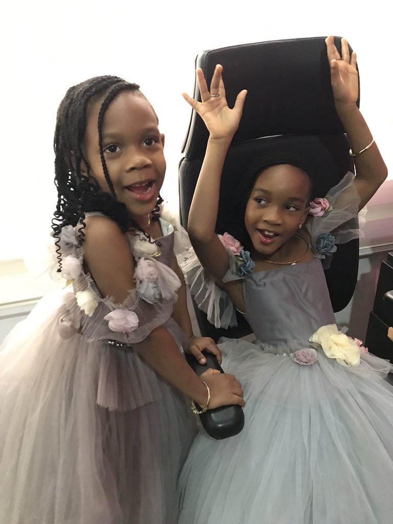 lolaandvogue's tweet photo. Guys I have 2 little kids who would love to have free burgers for a week. Kindly RT!! Twitter pls do your thang! #laciborestaurant https://t.co/RDhONi1p7v