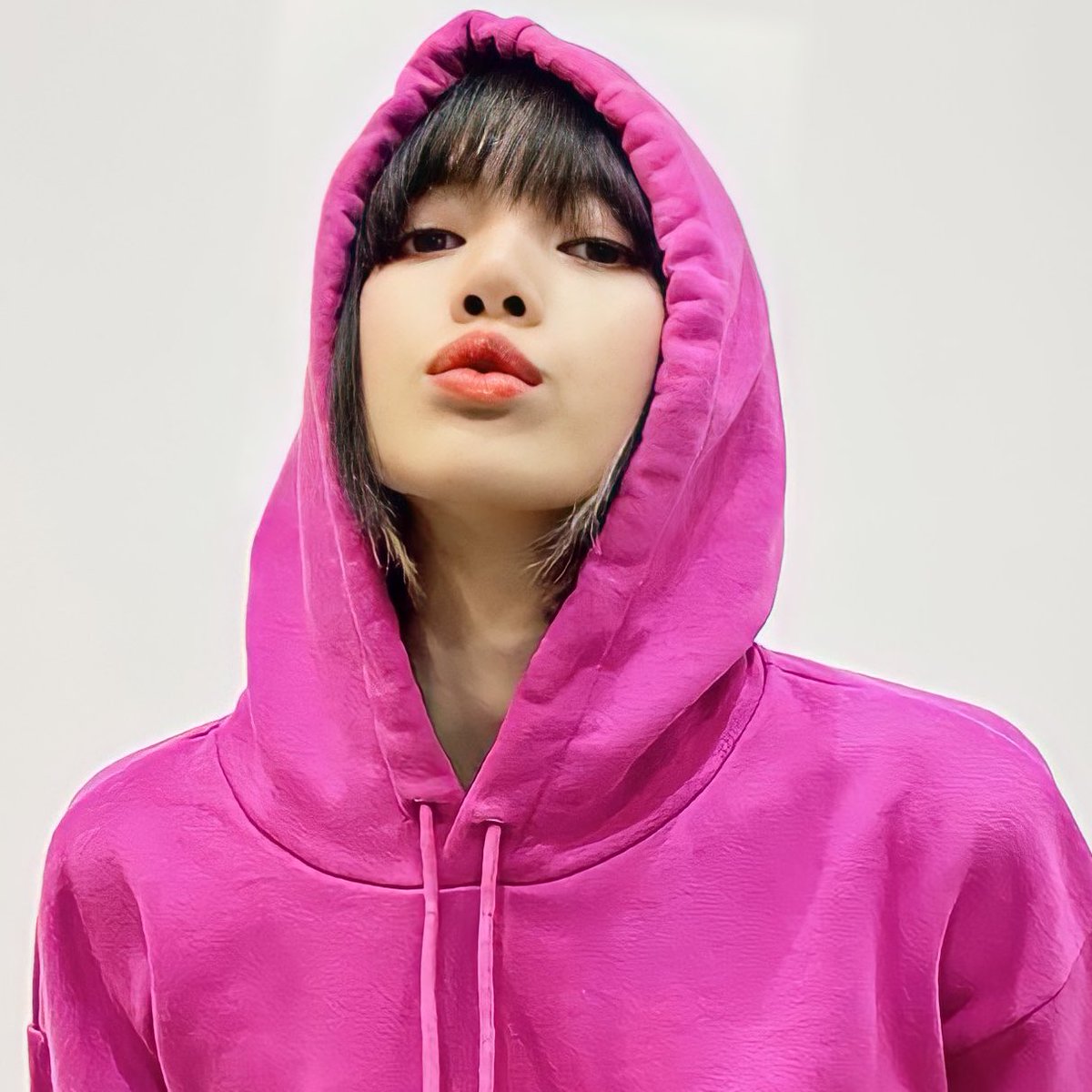 lisa pics tweet media