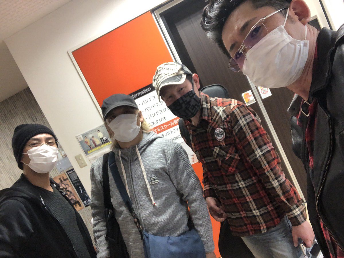 BEMOTION7's tweet photo. 2019年、3月15日の長岡音楽色堂以来、活動休止しておりました���、今宵1年8ヶ月ぶりにフルメンバーで、スタジオワークして参りました、またヨロシクお願いします🤲 https://t.co/8UYtwF6vSa