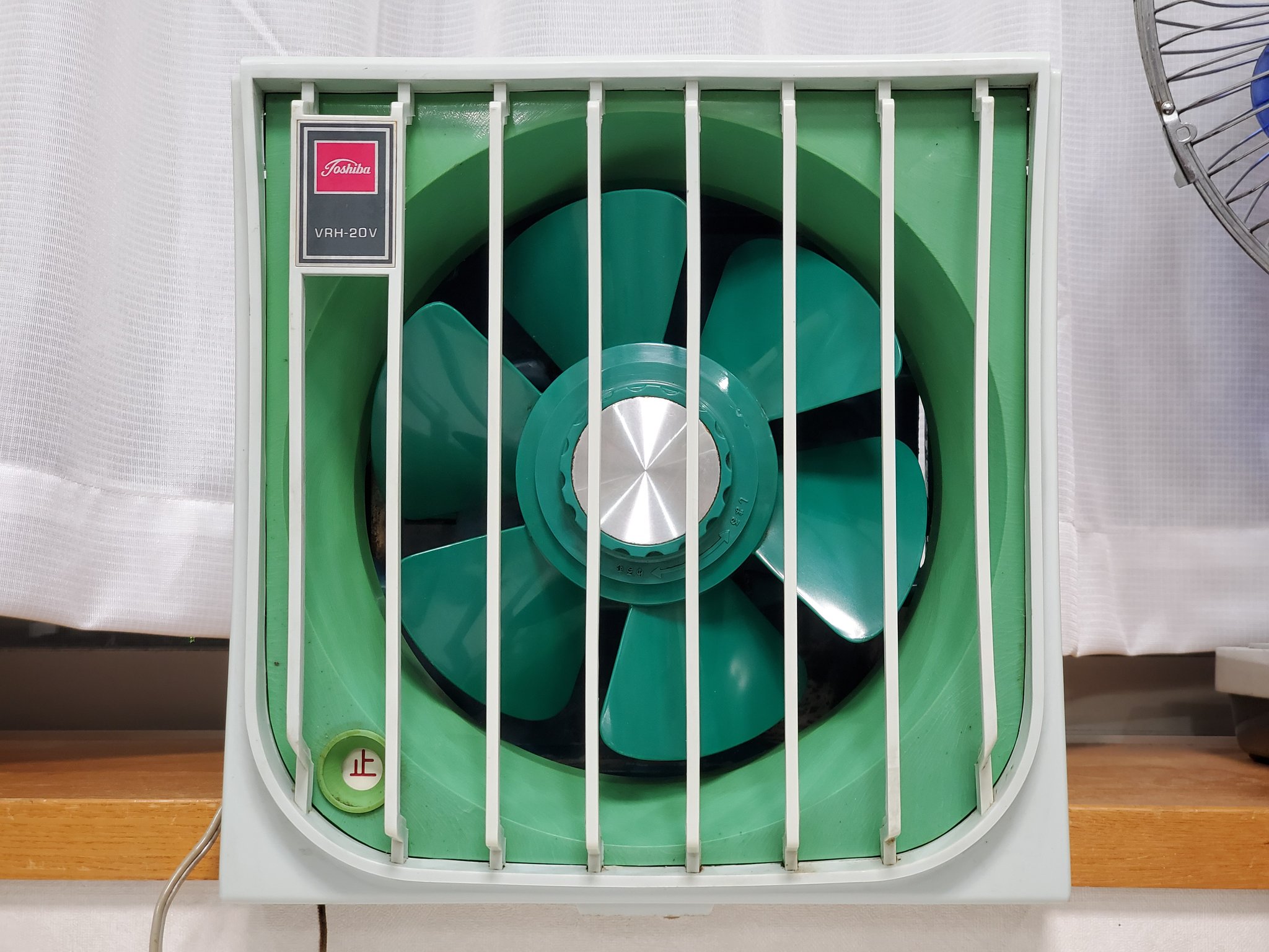 レトロポップ　スペースエイジ　グリーン４枚ファン　Toshiba 東芝 レトロ換気扇