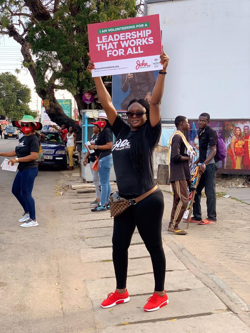 EmephaWilliam's tweet photo. Leadership that works for all and not a privileged few. Change is coming 🔥
#JohnMahama2020
#JohnandJane2020 https://t.co/TUmdJy7hXj