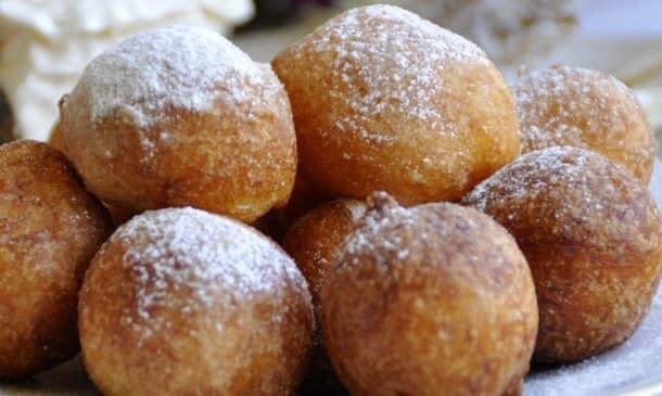AutenticosCyL's tweet photo. ¡Acaban de llegar buñuelos de pastelería! Nata, crema y trufa.
#buñuelos #pastelería #bakery #dulces #sweets #noviembre #november #nata #crema #cream #trufa #truffle #AuténticosCyL #Coca #Segovia https://t.co/5oTv79sOsV