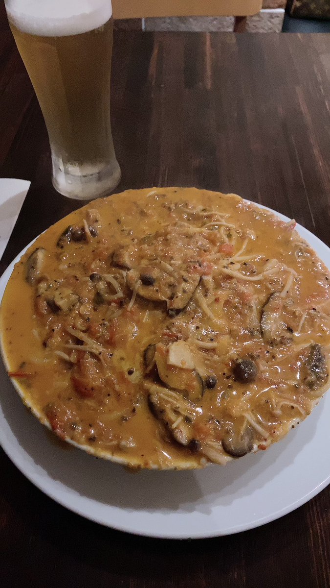 坂内勇気 ラーメンに飽きてパスタに鞍替えしたうっちーです 渋谷の生パスタ店で食べた鯖と大葉のパスタ 太麺モチモチ 690円ってむちゃ安い 新宿のイタリアンのその名も 絶望スパゲティ 見た目もネーミングも大クセだけど味に歓喜