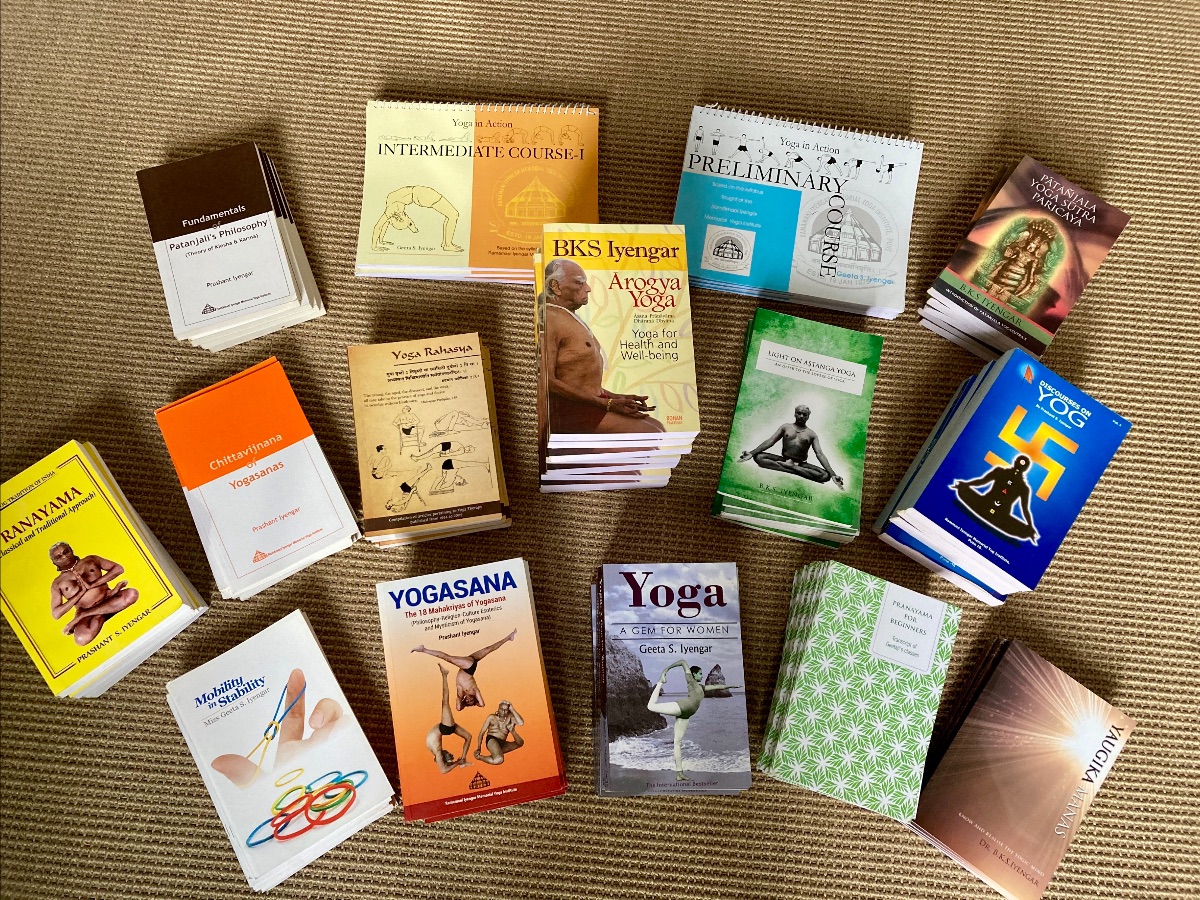 Yoga Books now back in stock at Yoga Vidyā - mailchi.mp/6c88db4ed476/y…