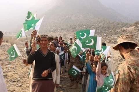 TEAMPCFPunjab's tweet photo. صوبہ بلوچستان میں پاک فوج کی انتھک محنت اور بہت قربانیوں کے ثمرات ہیں کہ دوبارہ صوبہ بلوچستان کو مکمل طور پر ترقی کی جانب گامزن کیا
انہیں یہ ضد ہے کہ چمن پہ مسلط رہے گی خزاں!!!
ہمیں یہ جنون ہے کہ____بہار لا کہ چھوڑیں گے!!
#پاک_فوج_زندہ_باد
#پاکستان_پاہندہ_باد
#PakCyberForce https://t.co/nrr3AYeY1S