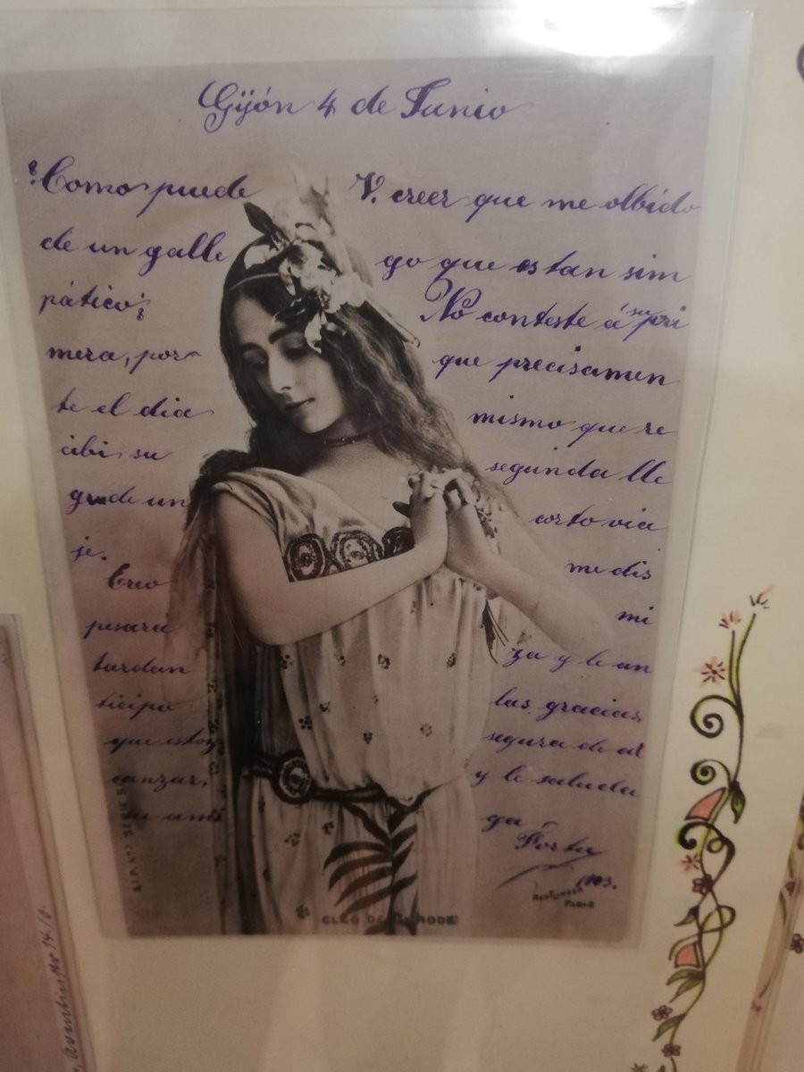 PauAlmonacid's tweet photo. ¡Qué delicadas eran las postales de 1900!
El @PalacioGolfines acoge hasta el 1 nov #Exfilna con colecciones tan preciosas como esta de postales antiguas de Jesús Gómez. https://t.co/Imu82mbu0G