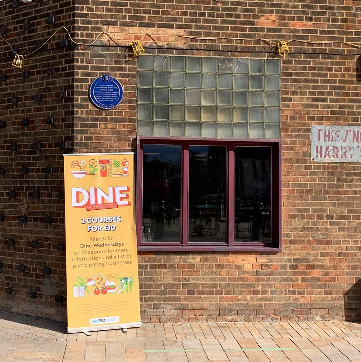 It's half term and the sun's out (for now)!

Come and join us in #FruitMarketHull for <a href="/DineWednesdays/">Dine Wednesdays</a>.

2 courses for £10 every Wednesday in October/November 4-9pm.

Here's who's in: 
✔️<a href="/ThievingHarrys/">Thieving Harry's</a>
✔️<a href="/somboonkitchen/">LittleSomboonKitchen</a> within <a href="/taphousehull/">Taphouse</a>
✔️Bert's Pizza &amp; Gelato
✔️<a href="/minerva_hull/">Minerva Hull</a>