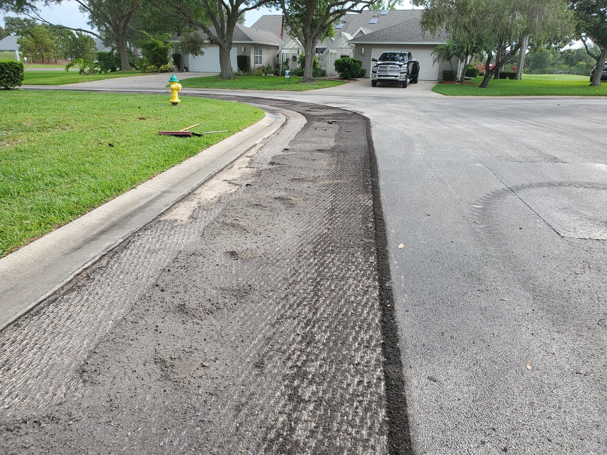 FL_Striping's tweet photo. Milling roads for an overlay.
Suntree, FL

#AsphaltRepairs #milling #overlay https://t.co/tnkpZH01u1