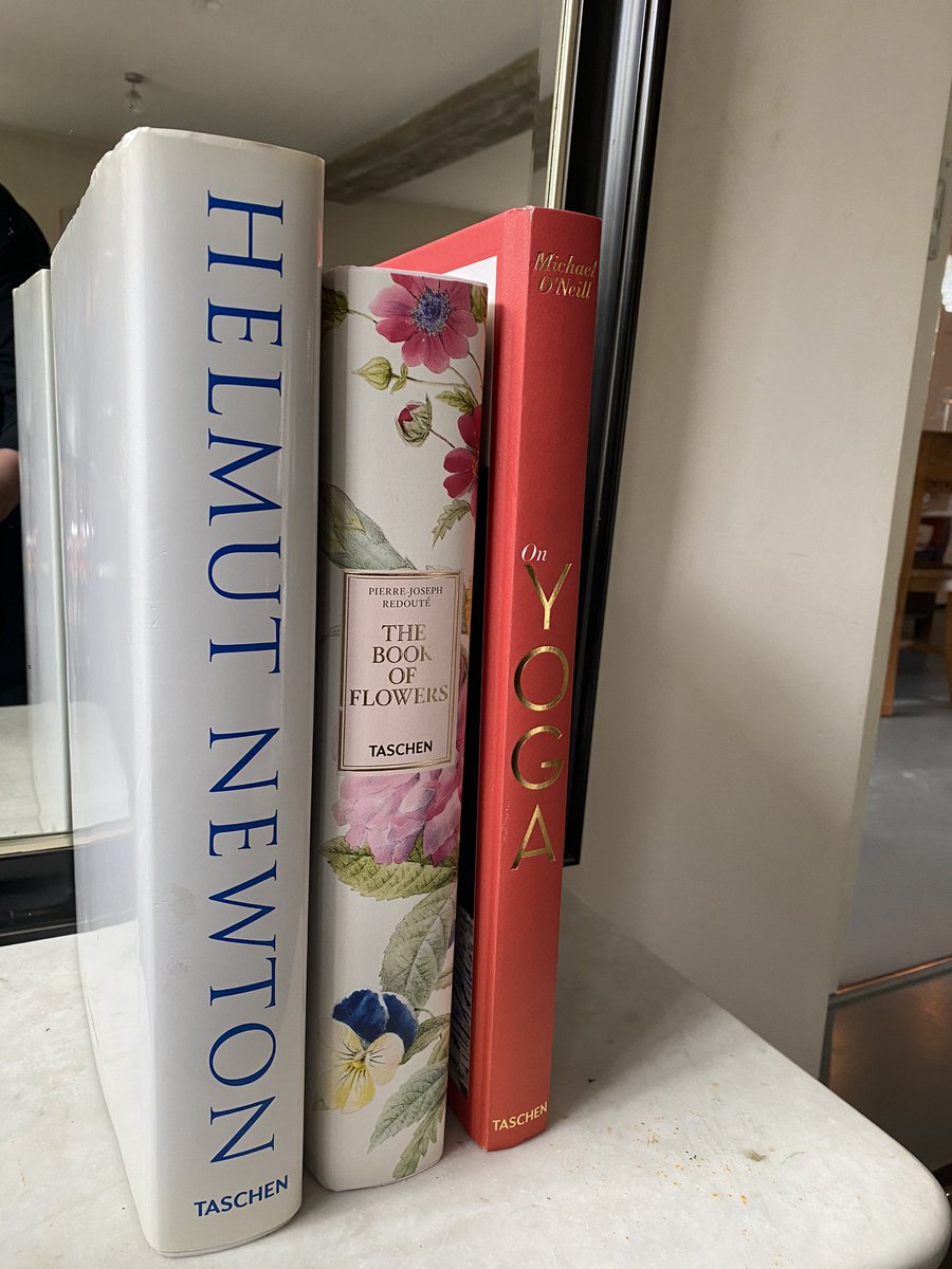 GerdievanGerwen's tweet photo. Taschen. BookArt. I love it. #helmutnewton #thebookofflowers #onYoga #thearchitectureofpeace #taschen https://t.co/sQClnBnfAj