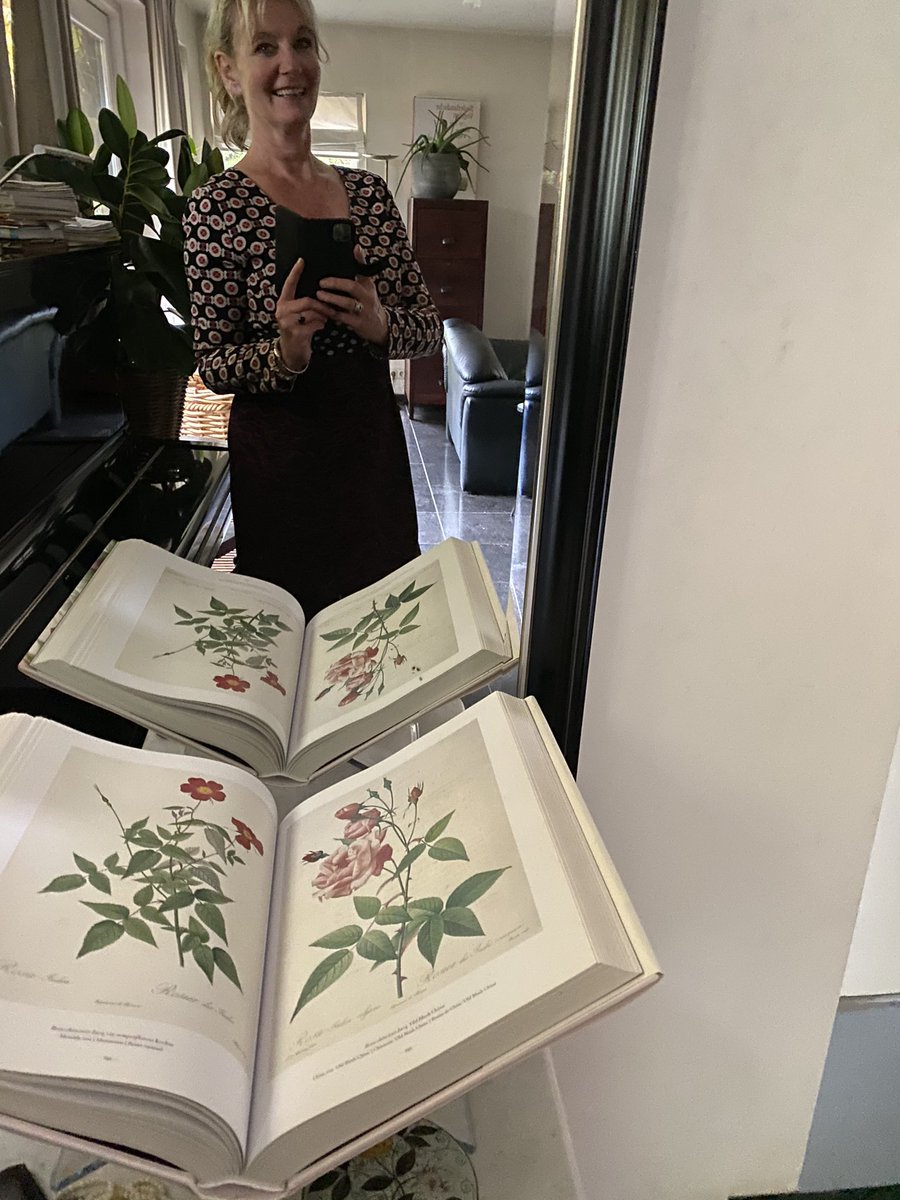 GerdievanGerwen's tweet photo. Taschen. BookArt. I love it. #helmutnewton #thebookofflowers #onYoga #thearchitectureofpeace #taschen https://t.co/sQClnBnfAj