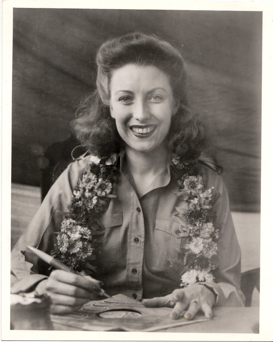 The picture here is of the beautiful Vera Lynn signing one of her discs on Decca Records. What record would you have asked Dame Vera to of signed for you and why? #KeepSmilingThrough VeraLynn.lnk.to/KeepSmilingThr…