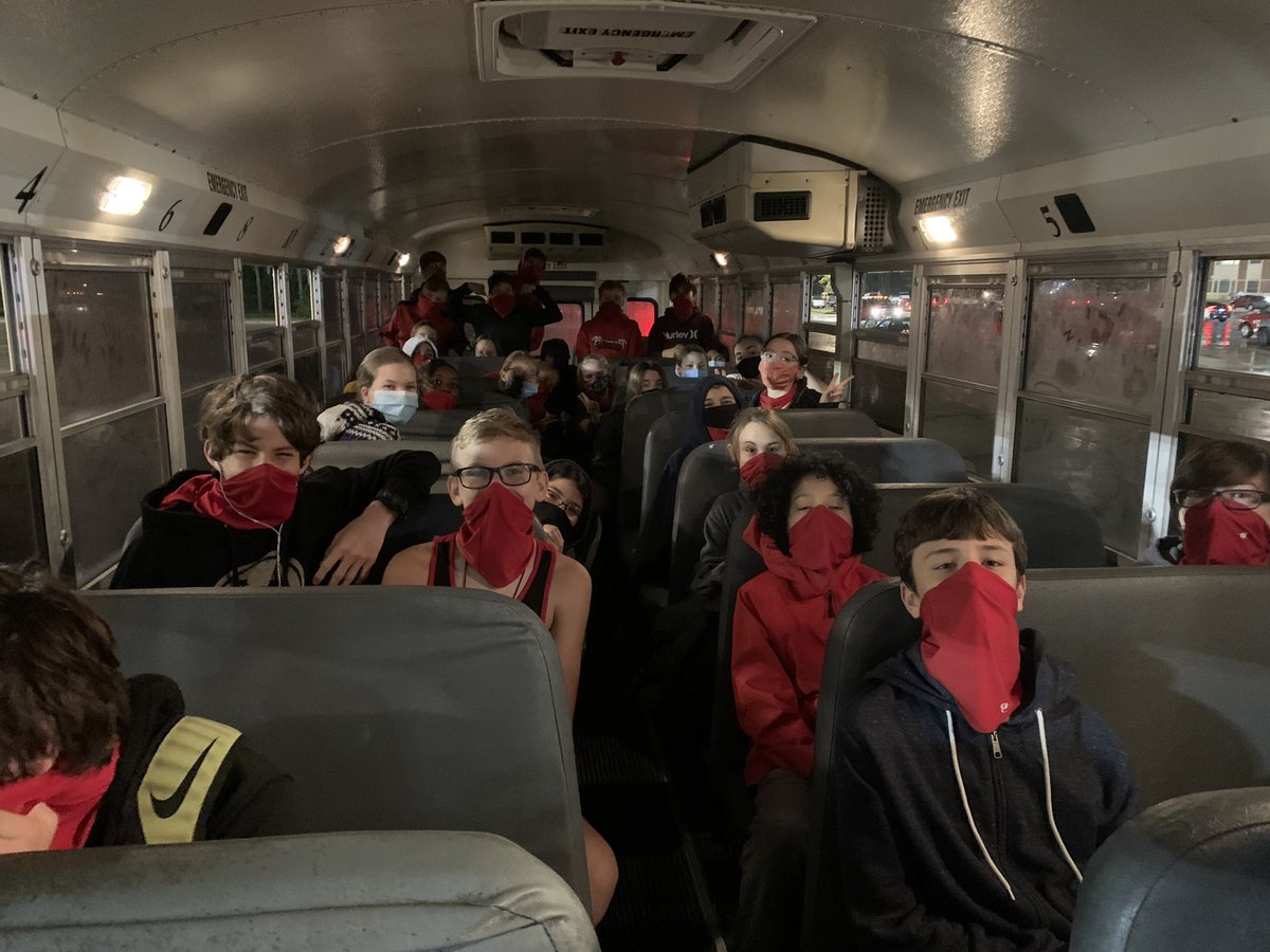 CoachWachel's tweet photo. District Meet bound!! 🏃‍♂️🏃‍♀️🎉 #KMSCougarPride #kmsxc #mudrunning #rainraingoaway @KMSLadyCougars @KingwoodCougars @KParkGirlsXC_TF @TheKParkBoysXC https://t.co/qikVuOBCcr