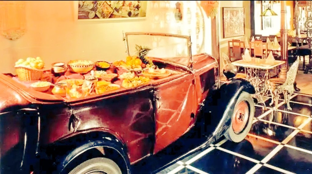 szarabi's tweet photo. Bad days for Kashmiri hospitality businesses...

After #HotelBroadway that housed the iconic #ChorBizarre, Gurugram's well known Kashmiri food specialist Pearl Khan shutting down.

Terrible times for small businesses-they have been hit the most.

(Traeth पडी इस चाइनीज वायरस को) https://t.co/thgCNCuSqe