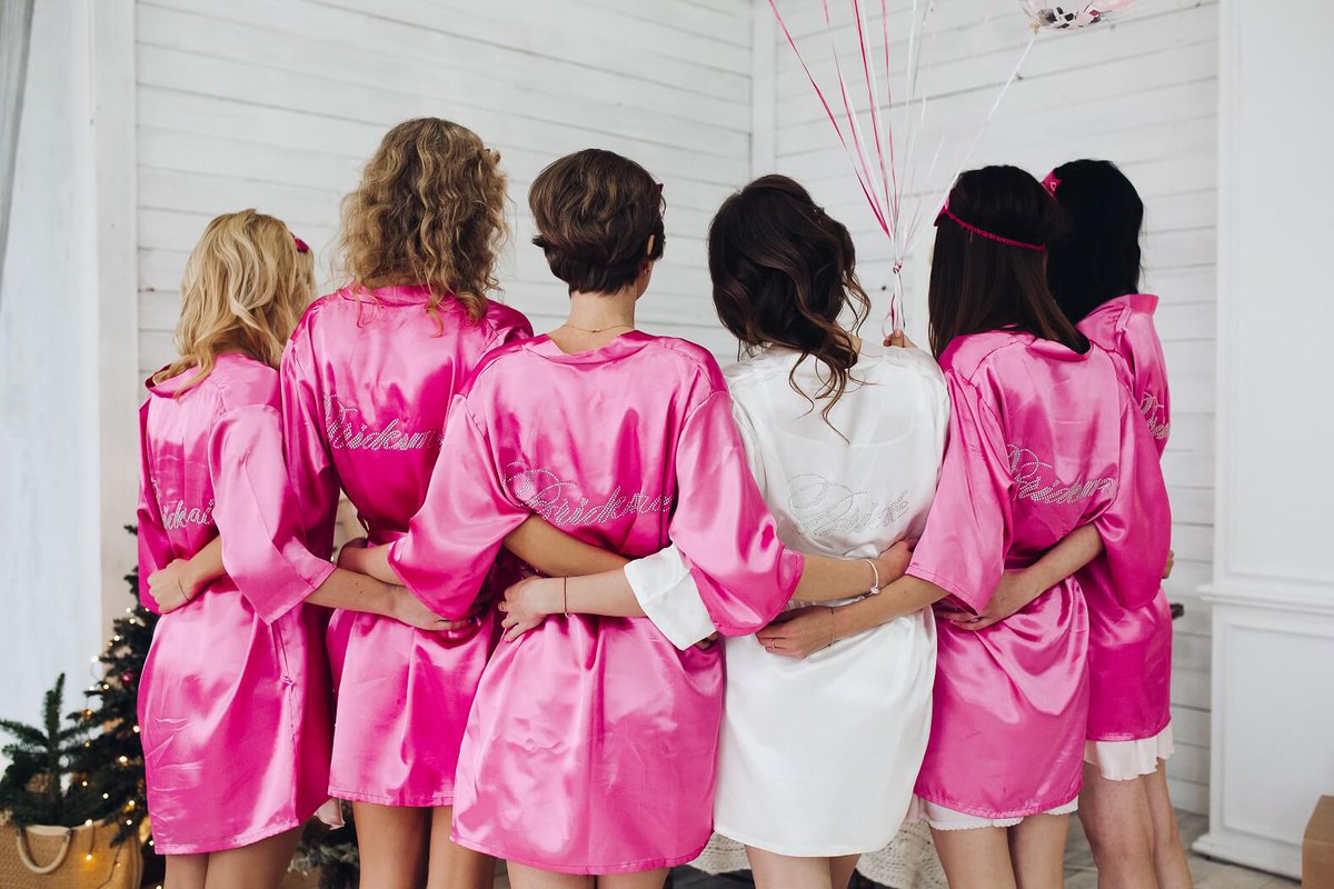 RhorNight's tweet photo. #wedding #weddingdress

Imaging that you and your #bridesmaids wearing the special pajamas at your most important day, or you all are sitting there and makeup together, just like what those photos shows , it is really great and awesome to memory every after.💐🥰

#pajamas #pyjama https://t.co/O2P63dqJrB