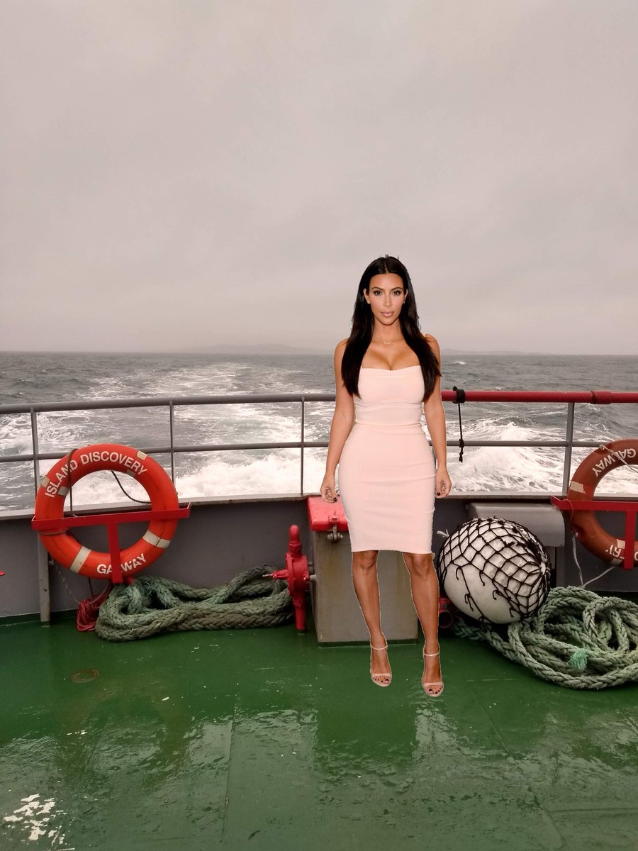 VisitInishbofin's tweet image. After 2 weeks of multiple health screens and asking everyone to quarantine, I surprised my closest inner circle with a trip to a special island where we could pretend things were normal just for a brief moment in time #lovebofin #always #loveyoutookim