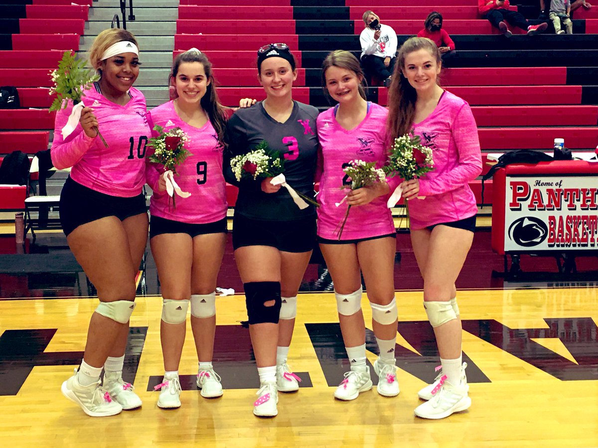 WMRebelVolley's tweet photo. Senior Night at Parkway !!!! 

#10 Zanayah Myers 
#9 Janae Byram 
#3 Lillian Woodward
#2 Vivian Garvan 
#6 Meryl Hargrave 

#COVIDStyle
#DivineSeason
#LRVB
#WePlayForLDW🎗💕 https://t.co/NF4jn70QmK