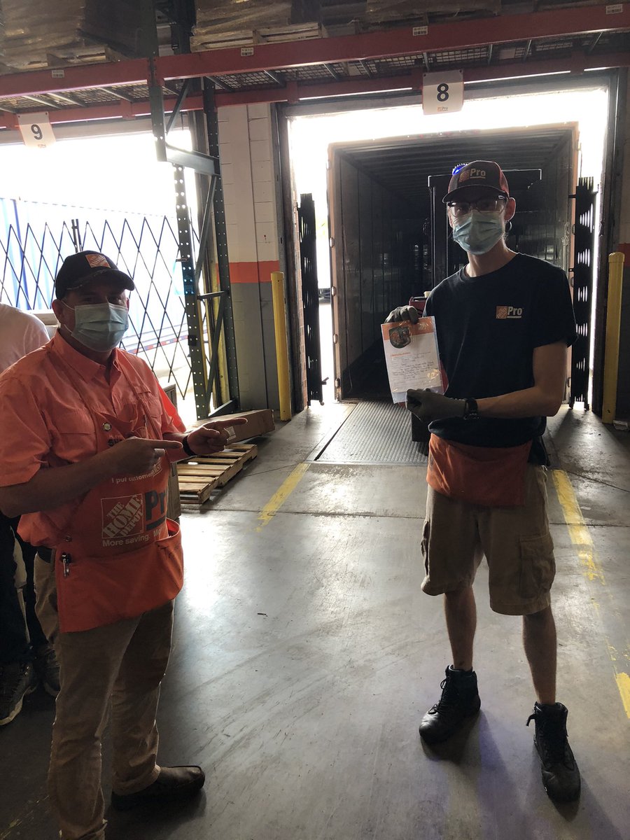 ShannonVick4's tweet photo. Today looks like a good day to recognize some great ASSOCIATES!!! Way to go to you all!!! Dora, Katelin, Mike and Mark @BLRoller34 @1109kg @AJohnson5875 @KHussey619 @HDLorenda @JenniferSGagne1 @markmelone11 @dougschmidt23 https://t.co/P30ZCGFwbS