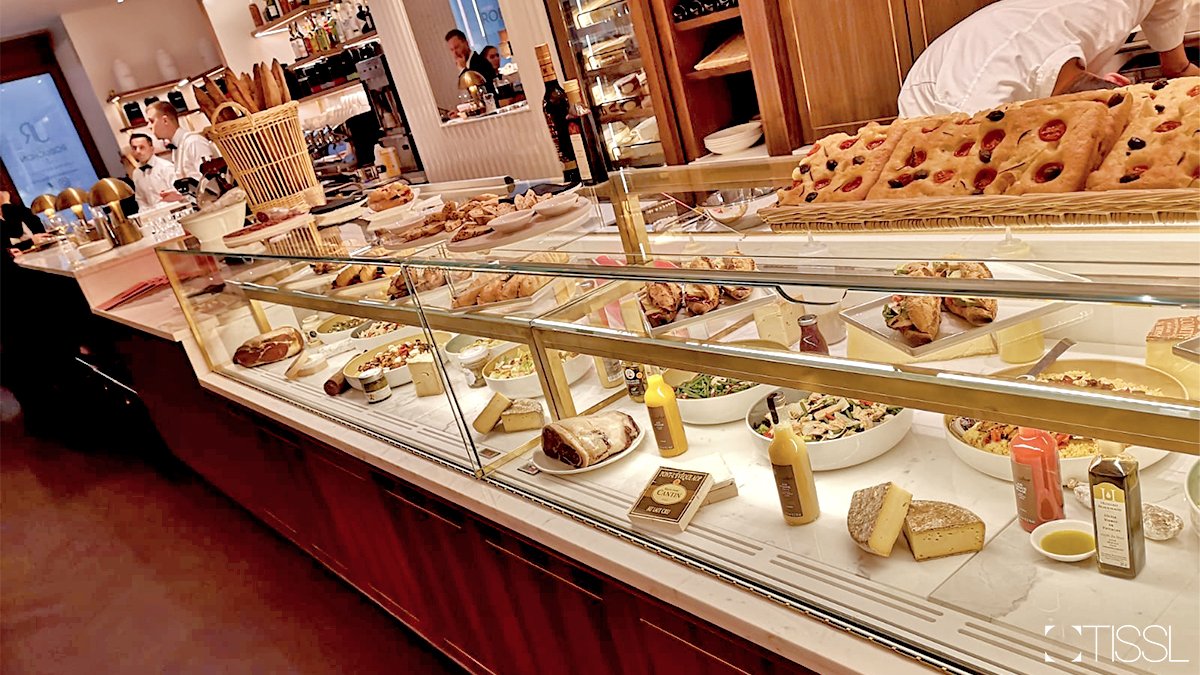TISSL_EPoS's tweet photo. Craving something sweet this lunchtime? Why not try the delicious selection at Le Deli Robuchon!
#Clientad #foodphotography #ledeli #foodlovers #lovefood #foodie #yum #londonfood #londonlife #londonphotography #delicounter #sweettreats https://t.co/luV31LwWyP