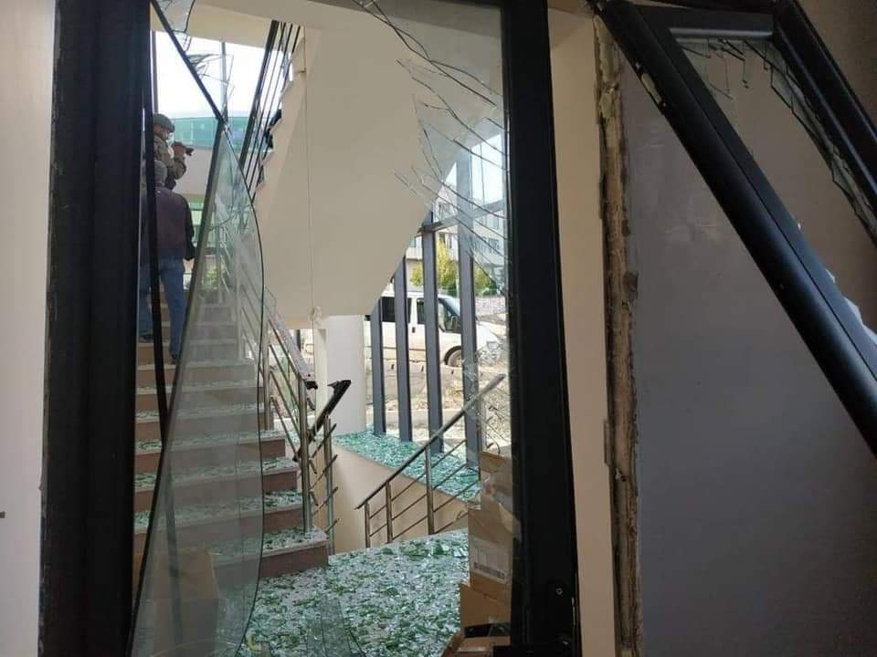 TMkrtchyan's tweet photo. #Azerbaijan targeted maternity hospital in #Stepanakert once again not hiding its #genocidal policy againts #Artsakh/ #NagornoKarabakh. #RecognizeArtsakh #StopAzerbaijaniAggression @LithuaniaMFA @Latvian_MFA @MFAestonia @LRSeimas @Jekaba11 @Riigikogu https://t.co/nEuuVvdIwa