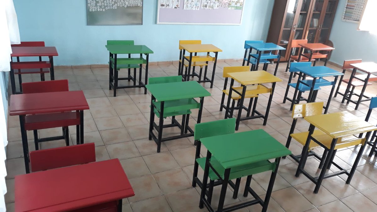 Pandemi sürecinde sıralarımızı sosyal mesafeye uygun olacak şekilde tek kişilik sıralara dönüştürdük.<a href="/MemSalipazari/">Salıpazarı İlçe Milli Eğitim Müdürlüğü</a> <a href="/alisaavaas/">Ali Savaş</a> <a href="/alidgn55/">Ali Doğan</a> <a href="/CoskunESEN57/">Coşkun ESEN</a>