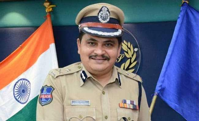 MalkajgiriCop's tweet photo. #NoOneCanEscape from #TheHandsOfLaw
#AllAreEqualBeforeLaw.#RachakondaCommissionerate stood first place in the state in the year 2019 with a #conviction rate of 34%.

@TelanganaCMO @KTRTRS @mahmoodalitrs
@TelanganaDGP @TelanganaCOPs @hydcitypolice @cyberabadpolice @IPS_Association https://t.co/HpXJdFTMsp