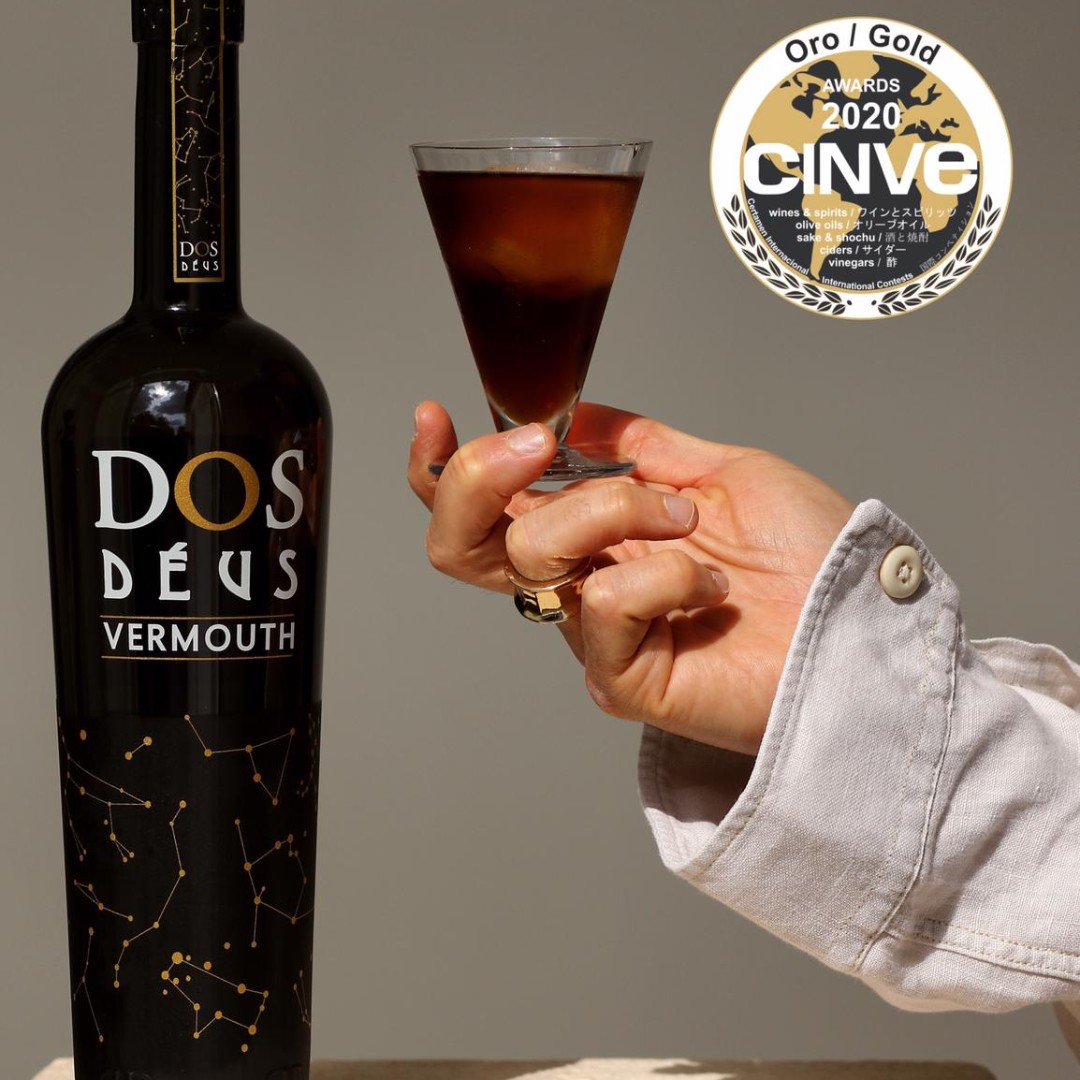 CreativeBar's tweet photo. Medalla de Oro para Vermouth Dos Déus https://t.co/8A9uTRHfqy #Vermut #DosDeus #PrioratLab https://t.co/xnv38QKecm
