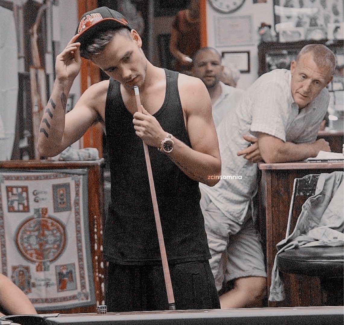 SAYlTALL's tweet photo. we don’t talk enough about Liam Payne’s fratboy era. https://t.co/Sxa9hlGRCj