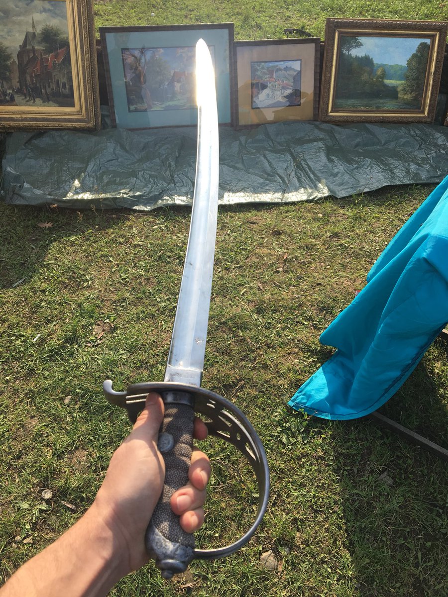 swordscollector's tweet photo. #heavy #Austrian #Cavalry #officer’s #sword, mod. 1869, #spotted in an #antiques #market
#gorgeous #october #day 🎃 https://t.co/deApbdoLuq