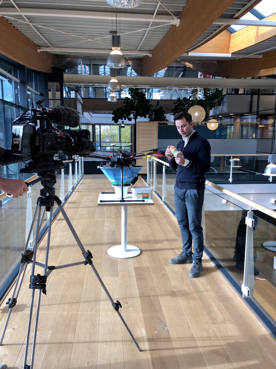 KoppertNL's tweet photo. Vandaag is de filmploeg van @Boerenbusiness bij ons in Berkel en Rodenrijs geweest om opnames te maken voor de Agribusiness Award 2020🏆 Houd onze kanalen in de gaten voor meer informatie! #AgribusinessAward #NatutecDrone https://t.co/IZ110qZfbw