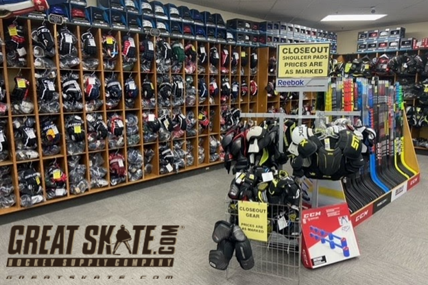 greatskate's tweet photo. When it comes to Price, Service &amp; Selection, Great Skate is Heads &amp; Shoulders above the rest! Hands, too! https://t.co/OZJIllGTvj #greatskatehockey #bestprice #local #localbusiness #amherstny #hockey https://t.co/BFp3CbAf53
