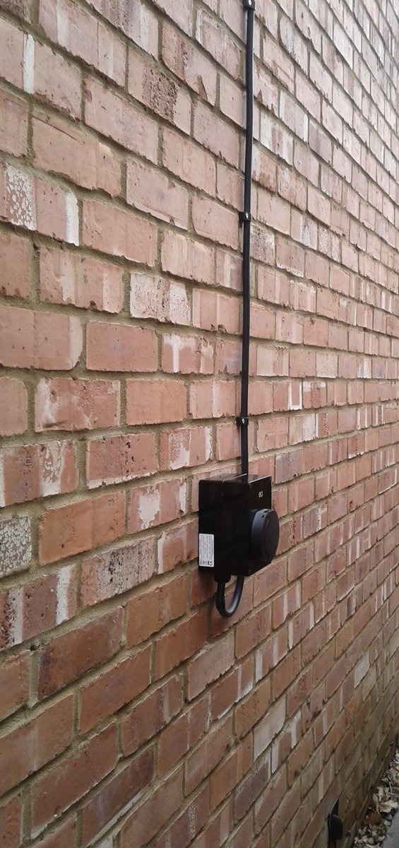 Stratfordenergy's tweet image. Busy installing residential  #EVCharging throughout the #Midlands including @eocharging #MiniPro