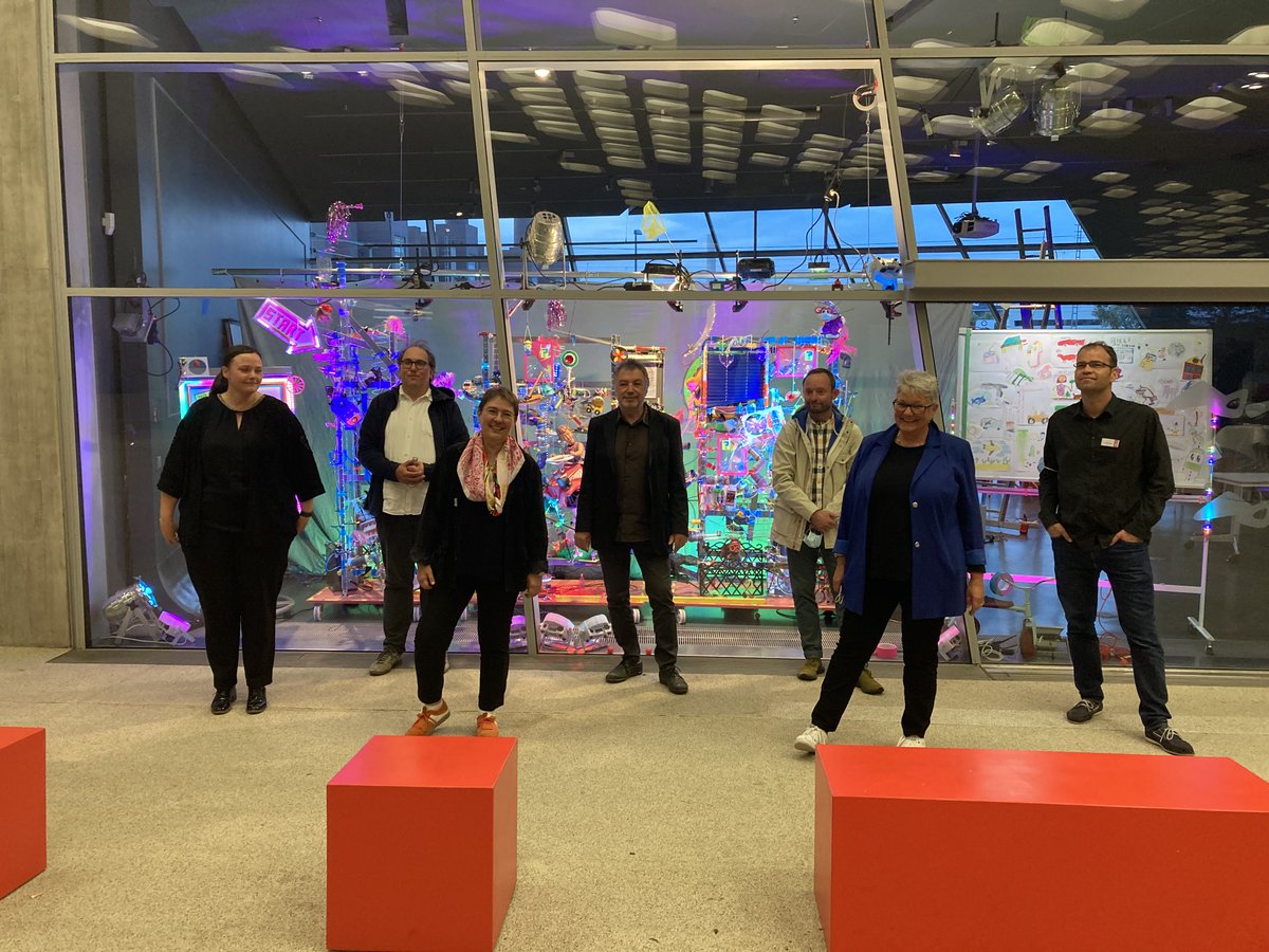 Seit gu Trotz der Herausforderungen, die die Corona-Pandemie in unserer letzten Planungsphase mit sich brachte, ziehen wir eine rundum positive Bilanz des Festivals. Der Fokus liegt fortan ganz klar auf der Digitalisierung und dem Netzwerkgedanken. #phaenomenale #wolfsburgdigital