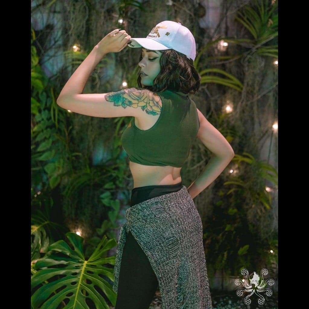 💁🏽‍♀️🪨"I am a warrior - but I'm a girl too"🪨💁🏽‍♀️ 
.
.
.
Suki From Avatar The Last Airbender
💥Streetwear Edition💥
.
.
.
📸: @mijares_productions
.
.
.
#atla #sukicosplay #kyoshiwarrior #earthkingdom #avatarthelastairbender  #nickelodeon #cosplay