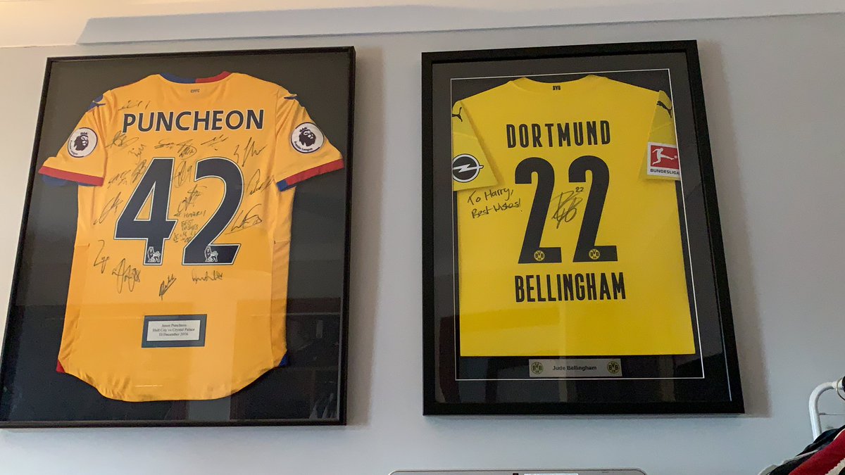 Honest_Strength's tweet image. Big thanks to @BellinghamJude  for the shirt! Wish you all the best in your career lad.