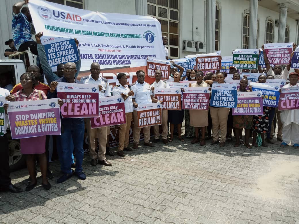 envirumedic's tweet photo. @envirumedic  with @USAID E-WASH, stormed major streets in Warri, with the Department of Environment, Warri South LGA, with the campaign to the general public on the need to maintain proper sanitation and hygiene for healthy living and to also curb the spread of Coronavirus https://t.co/Ko651dOeBN