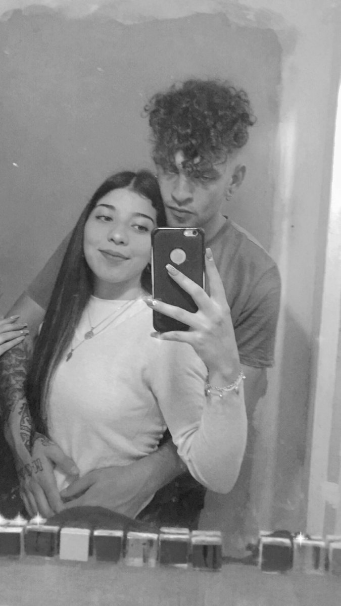 IsmaNob's tweet photo. Ella y nadie mas que ella😍 
Porque solo vos haces que mis dias grises se conviertan a color..
Porque solo vos tenes las palabras exactas cuando algo no va bien...
Porque solo vos tenes lo que nadie mas tiene... 
POR ESO TE ELEGIRÍA UNA Y MIL VECES MAS. https://t.co/vQnAPWL1pP