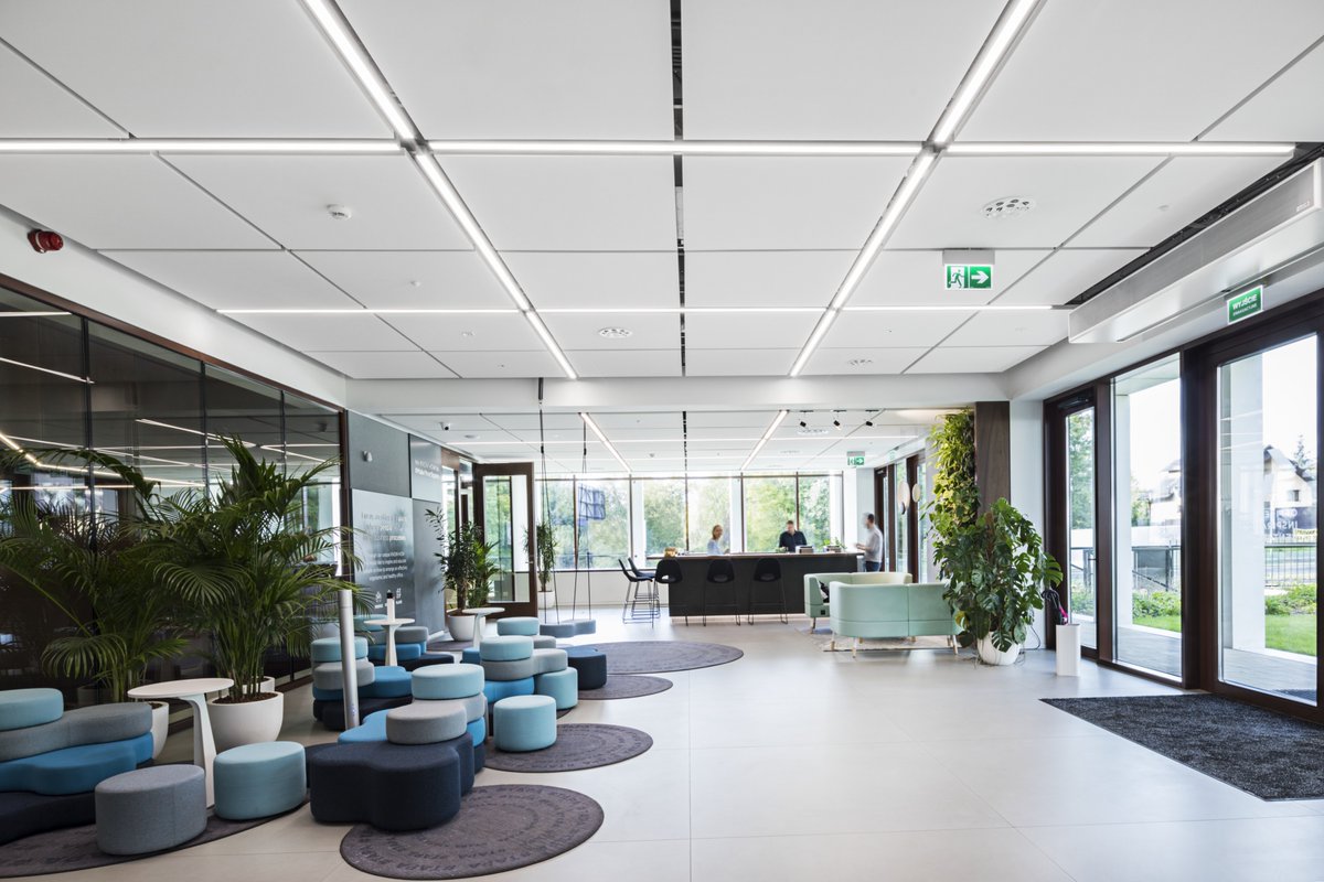🆕 Ecophon Master™ Matrix has moved into the Ecophon Solo™ family.
With a simple click, install a high-end design that offers flexibility and a free-floating appearance. See our all-new Solo™ Matrix range here: bit.ly/35kcgTG