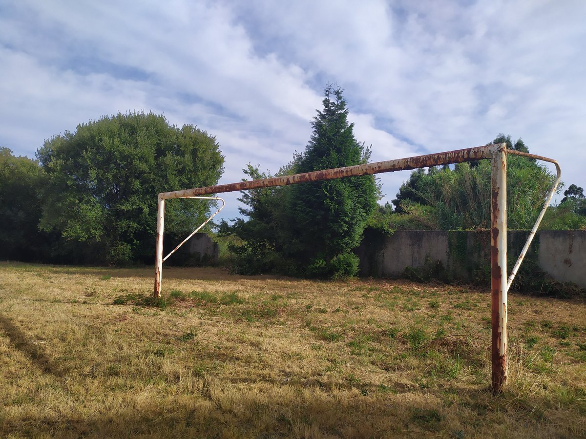 Omorenodebexo's tweet photo. @camposgallegos campo futbol @SdAranho moitos km percorridos ali e cantos recordos !!! https://t.co/ytRcIy0oBg