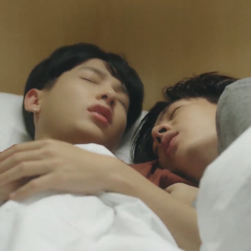 afteraube's tweet image. fave scenes in TOL’s special episode. 🥺💚

  #ทฤษฎีจีบเธอSpecial