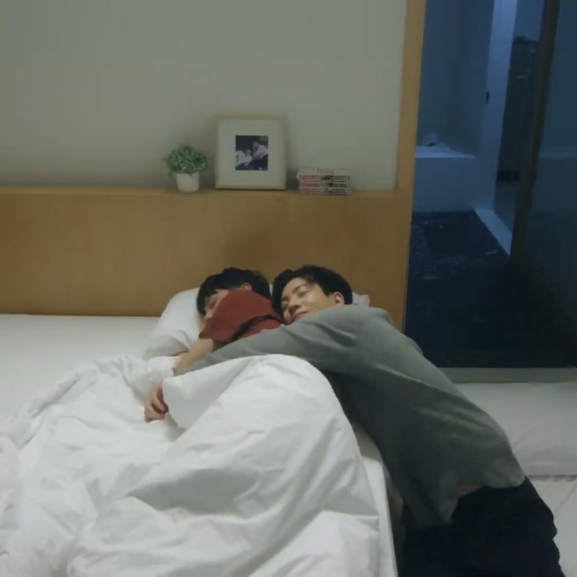 afteraube's tweet image. fave scenes in TOL’s special episode. 🥺💚

  #ทฤษฎีจีบเธอSpecial